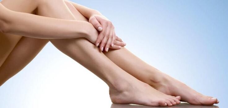 Sveikos moteriškos kojos